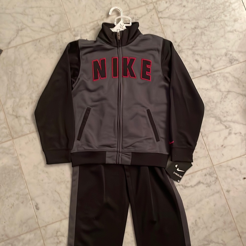 Nike Boys 2-Piece Tracksuit | Size 6 Boys